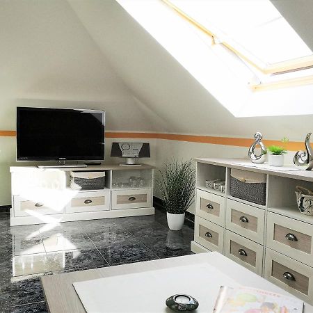 Ferienwohnung Claudia ツィノヴィッツ エクステリア 写真