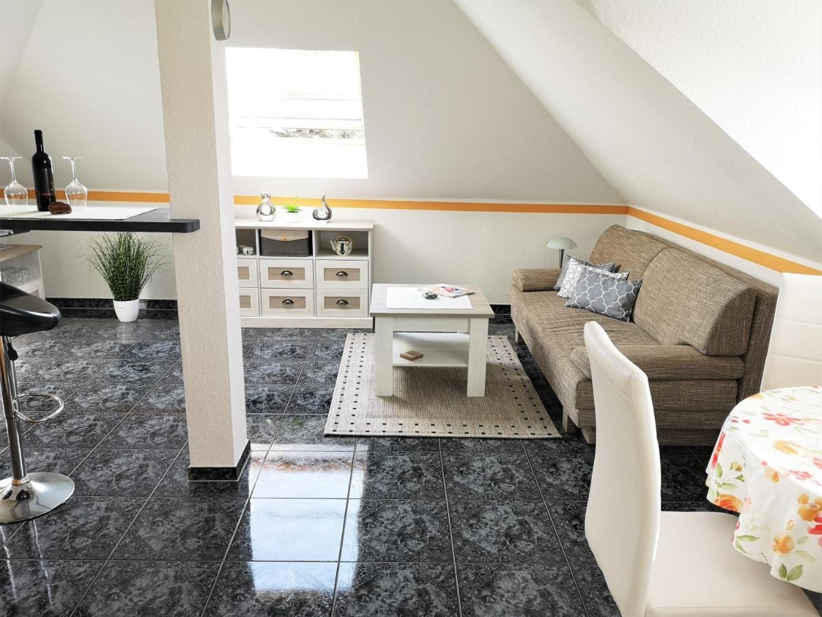 Ferienwohnung Claudia ツィノヴィッツ エクステリア 写真