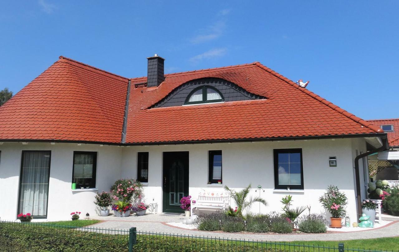 Ferienwohnung Claudia ツィノヴィッツ エクステリア 写真