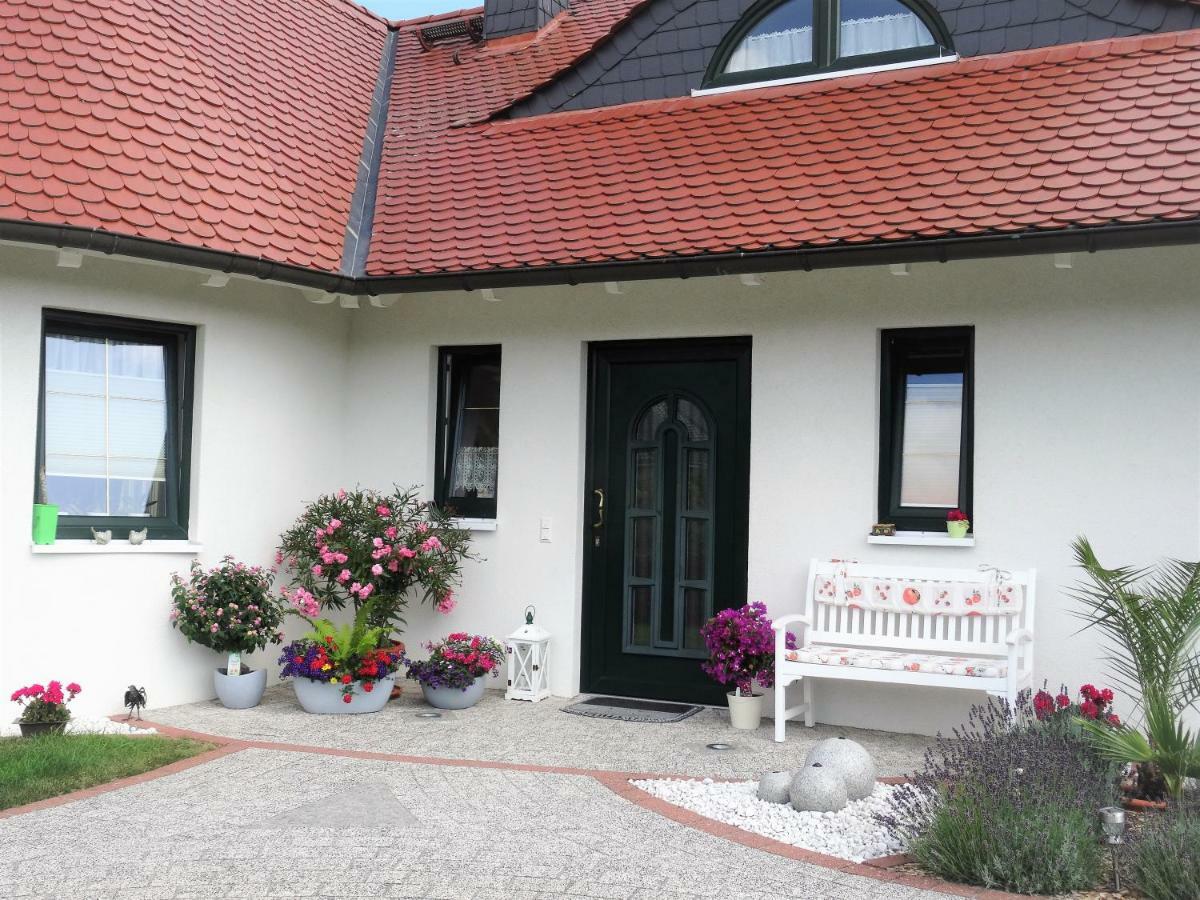 Ferienwohnung Claudia ツィノヴィッツ エクステリア 写真